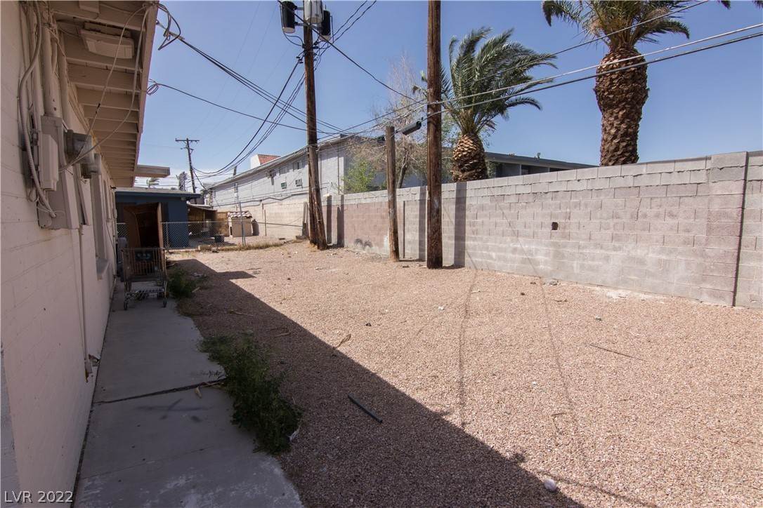 8. Duplex Homes for Sale at 1302 Rexford Place Las Vegas, Nevada 89104 United States