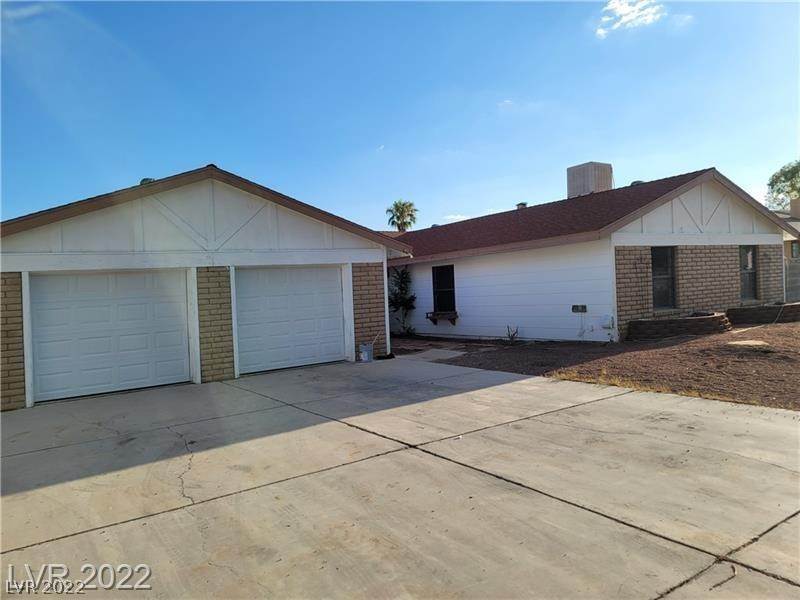 Single Family Homes for Sale at 5701 Avenida Tampico Las Vegas, Nevada 89108 United States