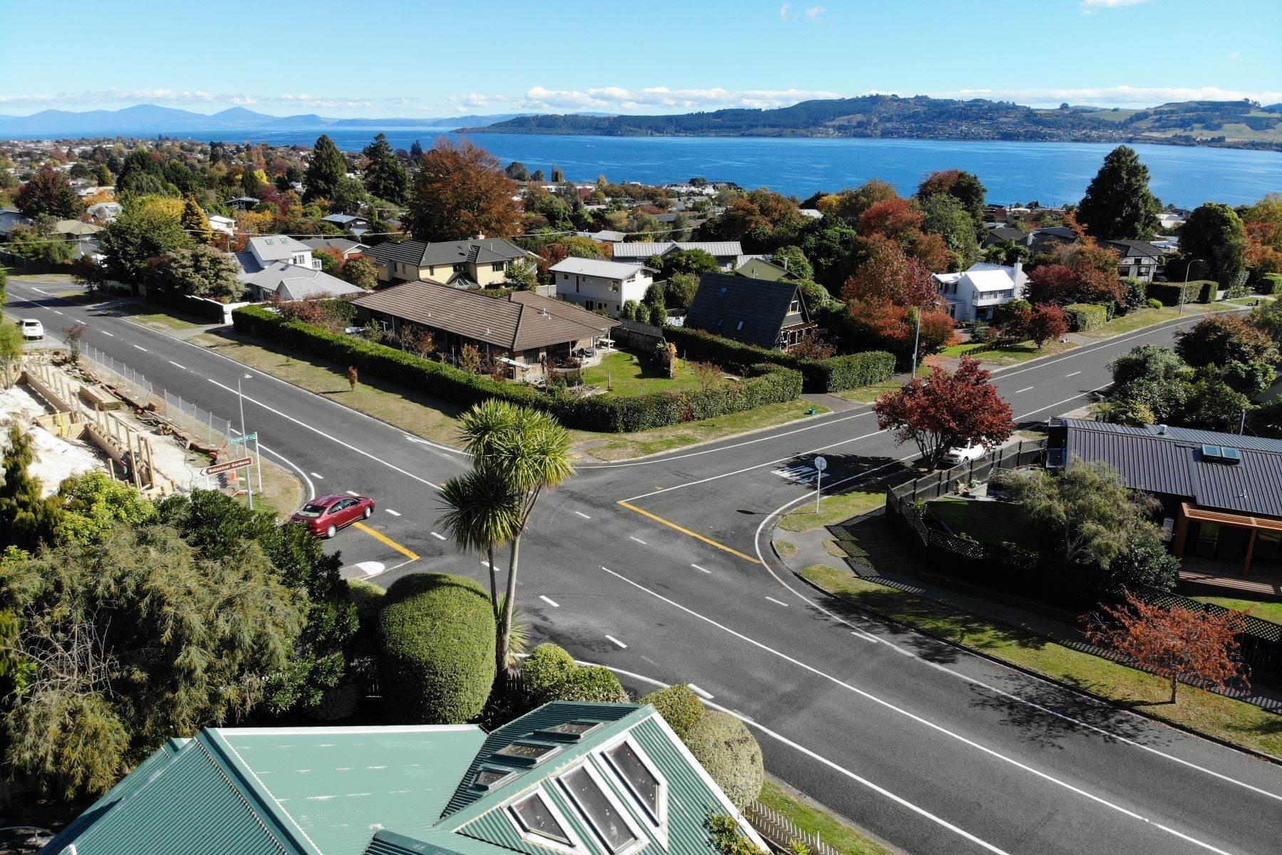 20. Single Family Homes for Sale at 70 Shepherd Road, Waipahihi Taupo, Waikato 3330 New Zealand