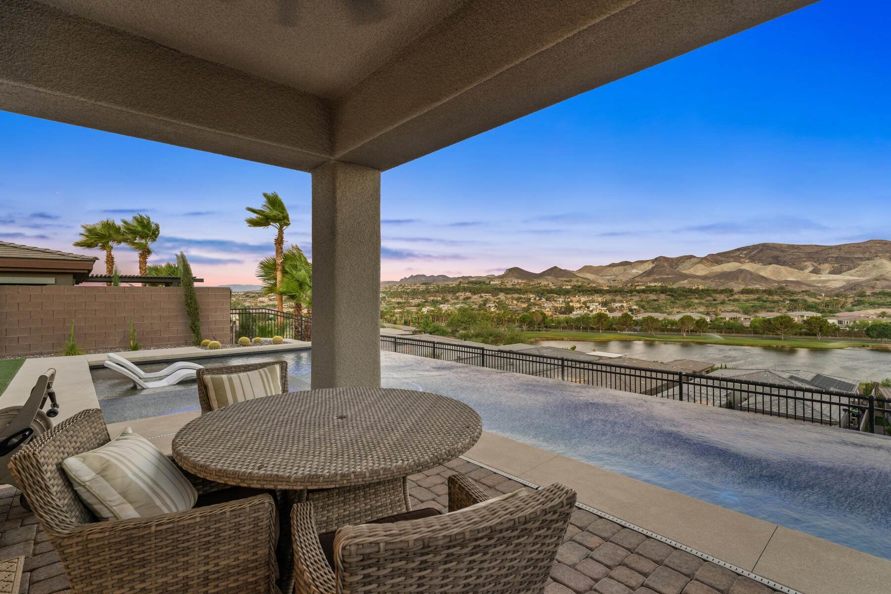 29. Single Family Homes for Sale at 51 Reflection Cove Dr Henderson, Nevada 89011 United States