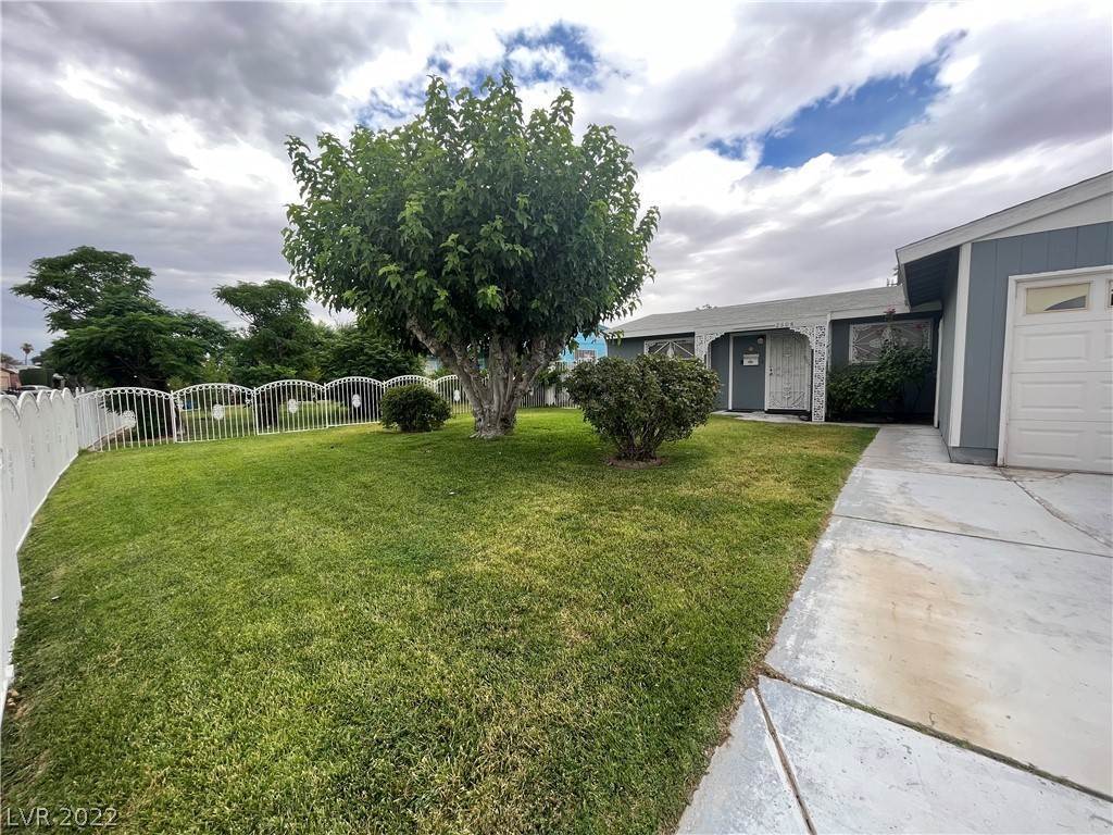 1. Single Family Homes at 2604 White Oak Road North Las Vegas, Nevada 89030 United States