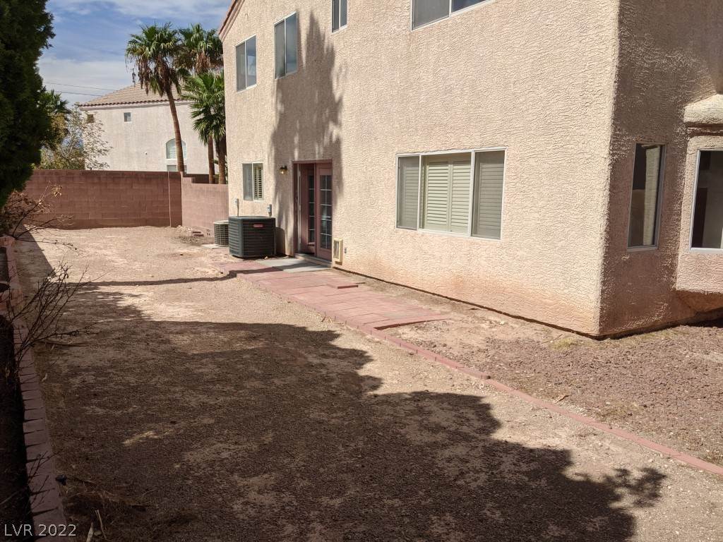 3. Single Family Homes at 723 Glenwood Springs Avenue North Las Vegas, Nevada 89032 United States