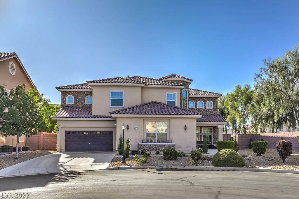 Single Family Homes for Sale at 6137 COTTONTAIL COVE Street Las Vegas, Nevada 89130 United States