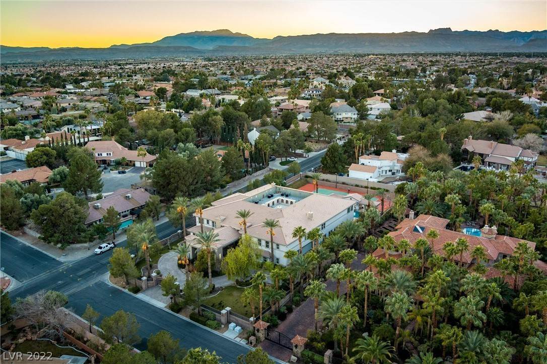 Single Family Homes voor Verkoop op 2785 S Monte Cristo Way Las Vegas, Nevada 89117 Verenigde Staten