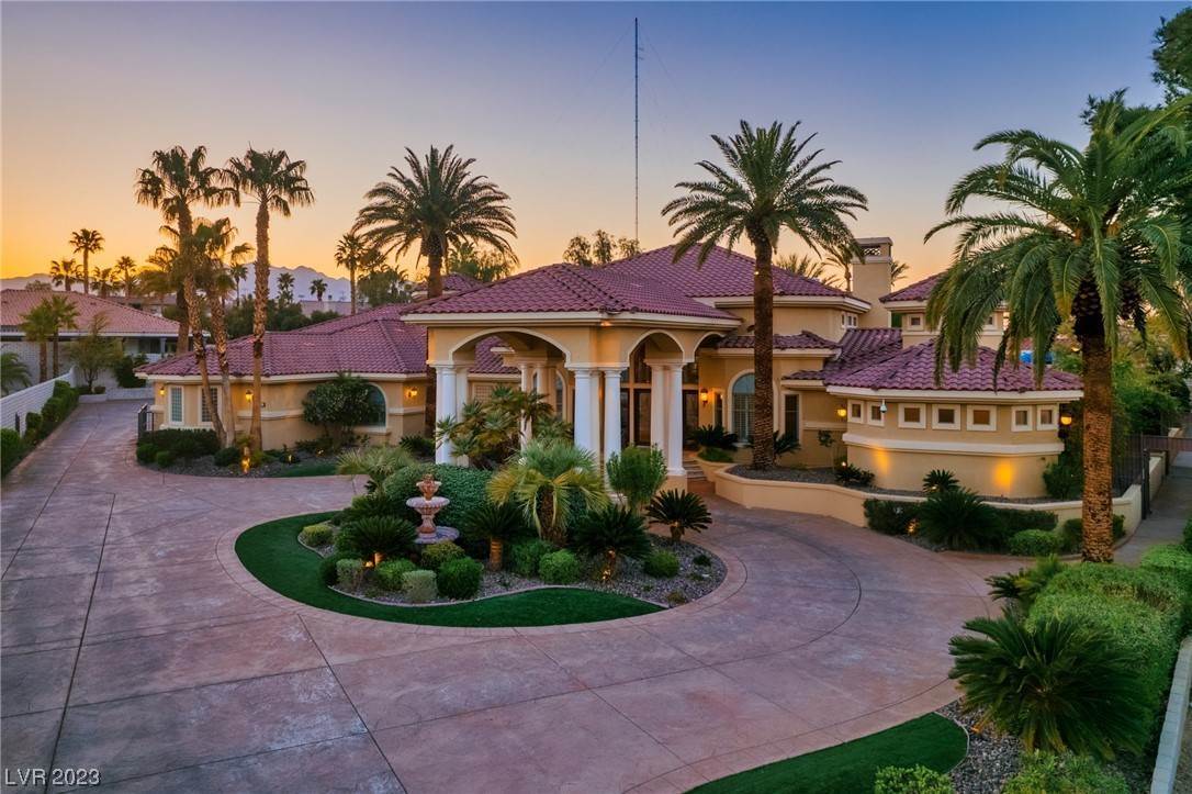 Single Family Homes for Sale at 7440 Oak Grove Avenue Las Vegas, Nevada 89117 United States