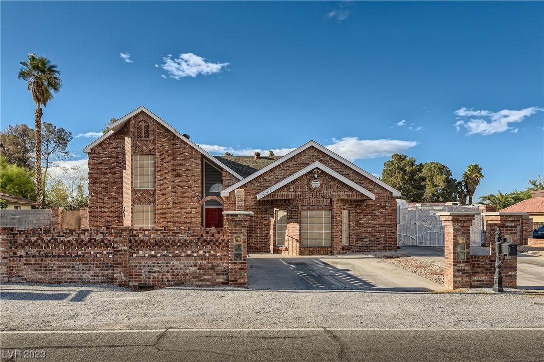 Single Family Homes for Sale at 5704 Avenida Tampico Las Vegas, Nevada 89108 United States