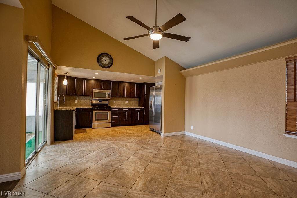 10. Single Family Homes at 3956 Clear View Drive Las Vegas, Nevada 89121 United States