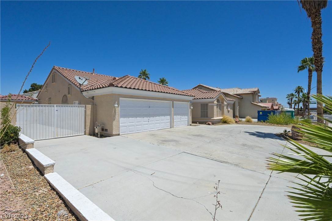 3. Single Family Homes at 968 E Robindale Road Las Vegas, Nevada 89123 United States