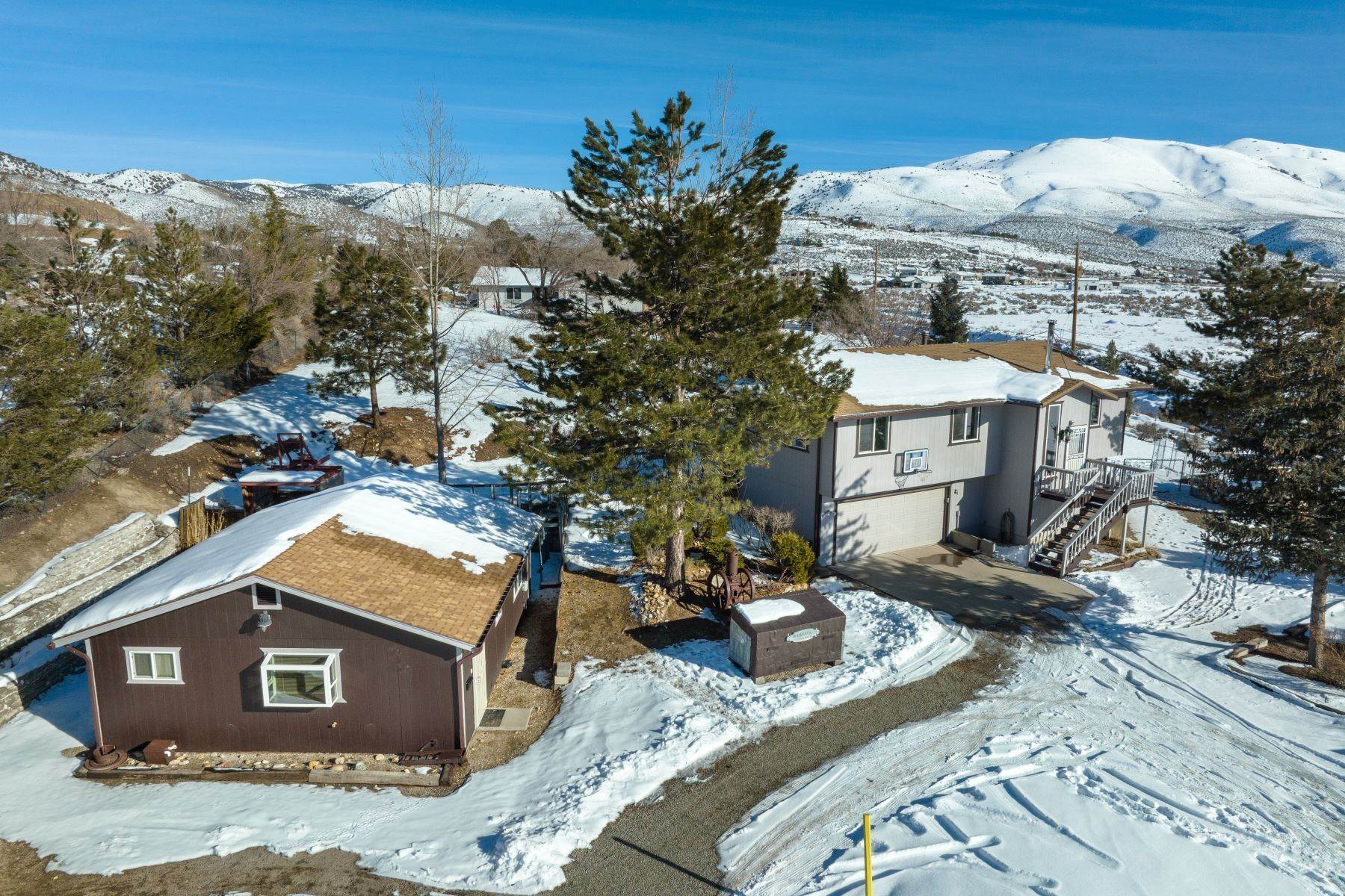 Single Family Homes для того Продажа на Private Washoe Valley Home 290 Magpie Way Washoe Valley, Невада 89704 Соединенные Штаты