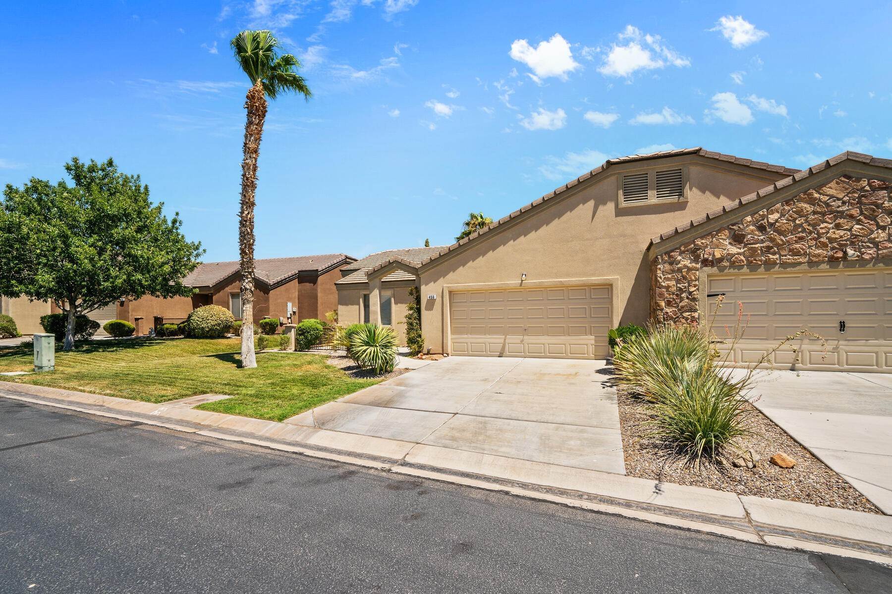 30. Townhouse for Sale at Light, Bright Mesquite Townhome 456 Hagens Alley Mesquite, Nevada 89027 United States
