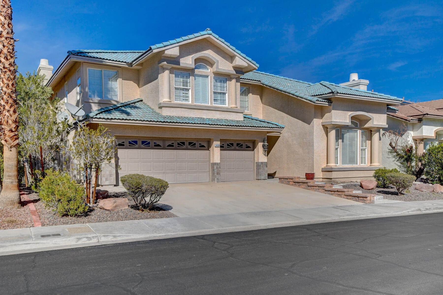 3. Single Family Homes for Sale at 2438 Ping Drive Henderson, Nevada 89074 United States