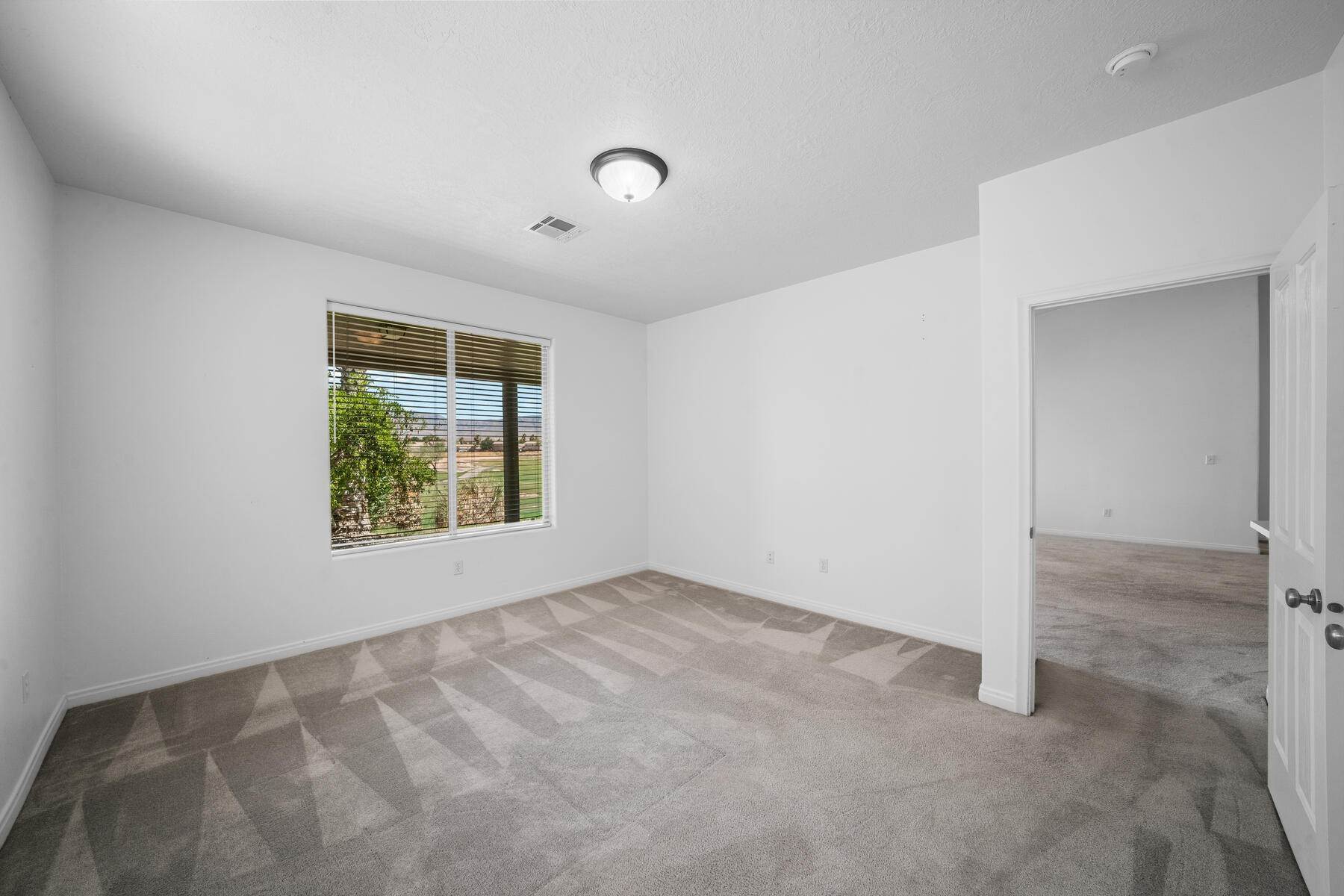 21. Townhouse for Sale at Light, Bright Mesquite Townhome 456 Hagens Alley Mesquite, Nevada 89027 United States