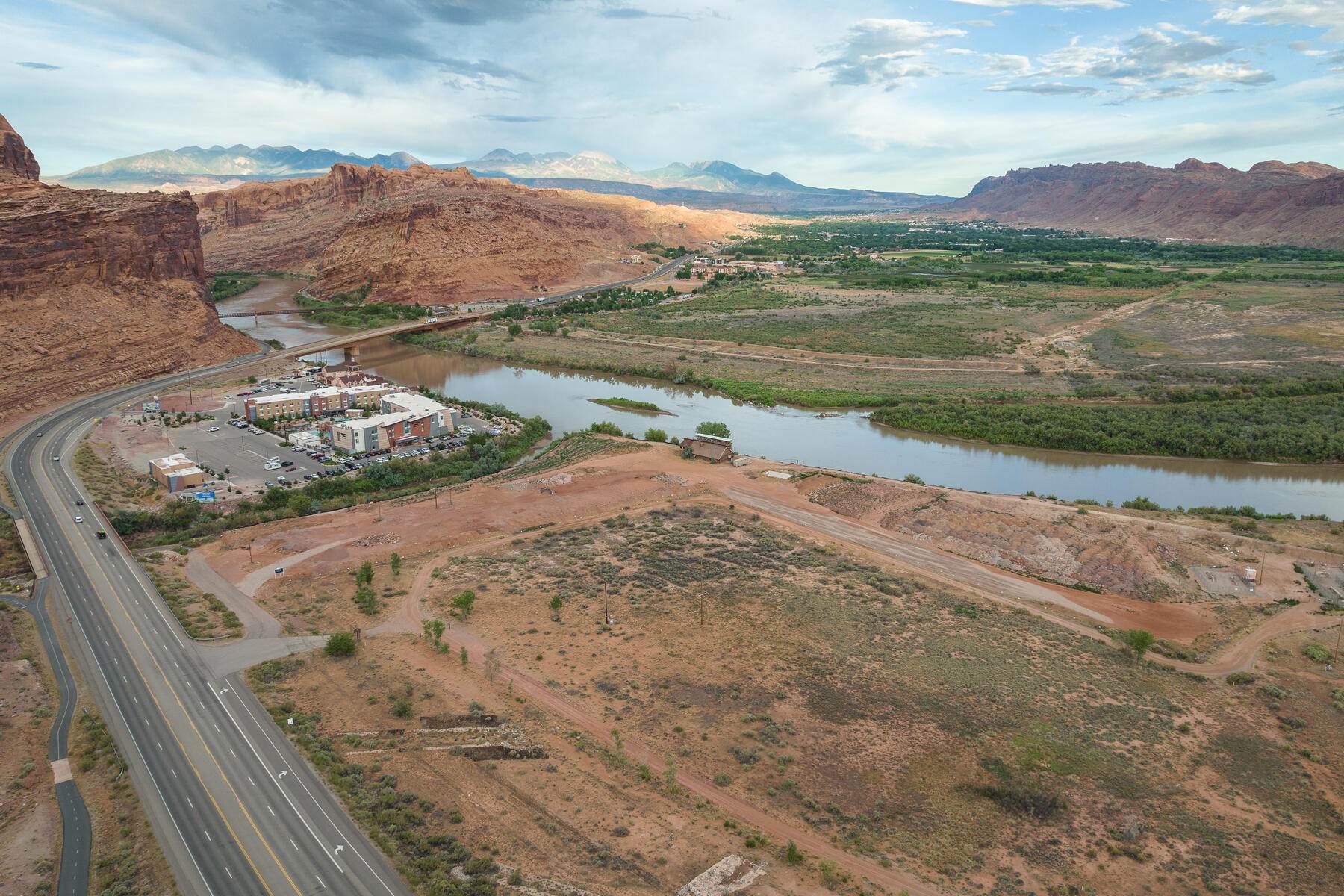 أراضي للـ Sale في Opportunity for Commercial Development with Colorado River Frontage 1951 N Highway 191 Moab, Utah 84532 United States