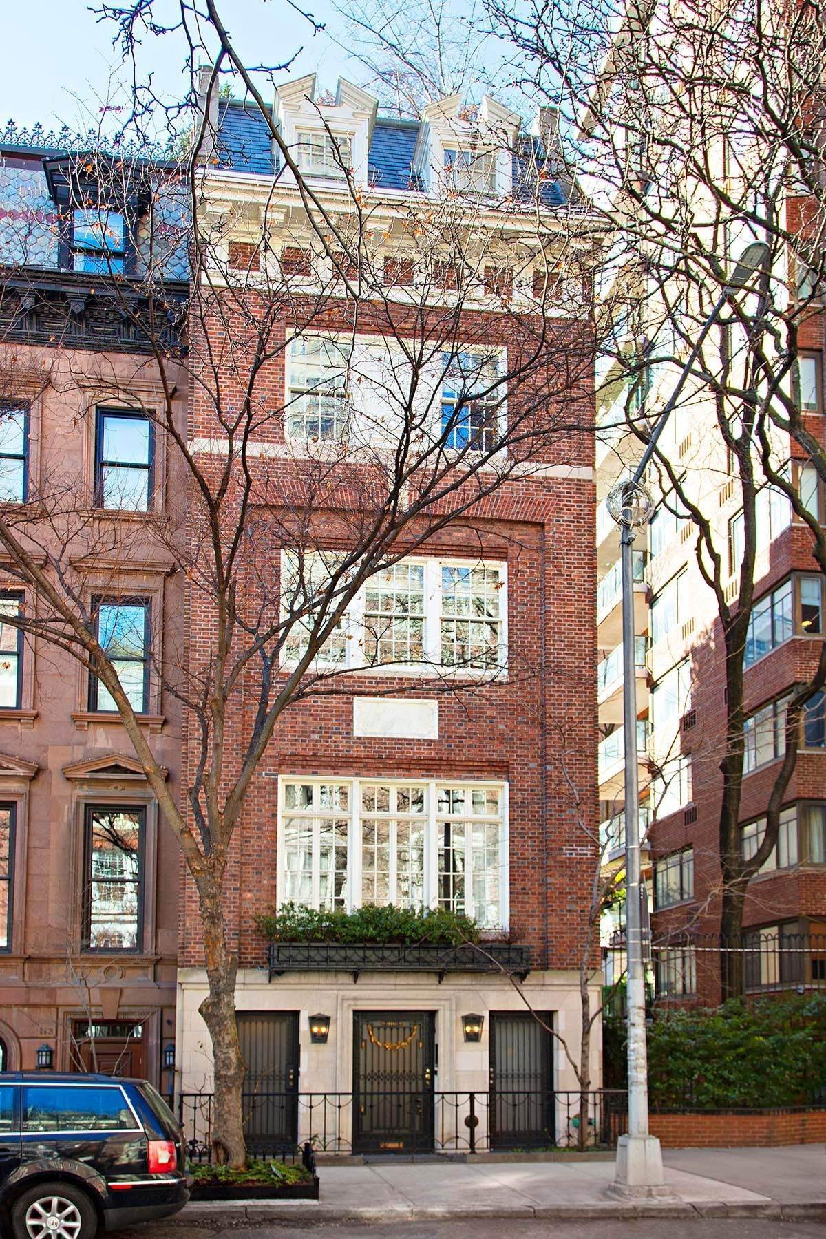 2. Townhouse at 110 East 70th Street New York, New York 10021 United States